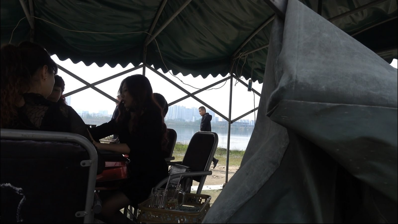 streetsnapshoep[00 04 05][20181210 213646 3]